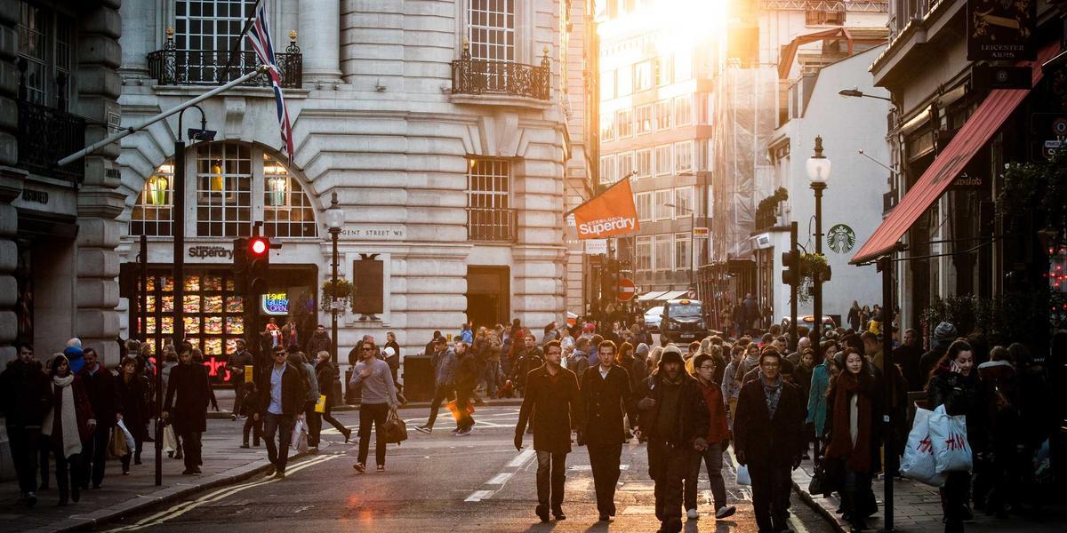 グラフィックデザイナーのフリーランス独立ガイド|案件と収入