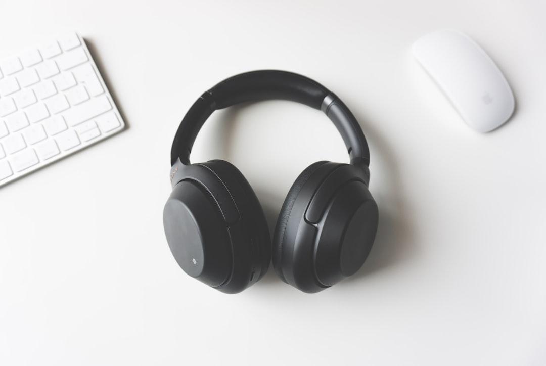 無償のテスト課題を受けるか、在宅音声番組の編集での線引き