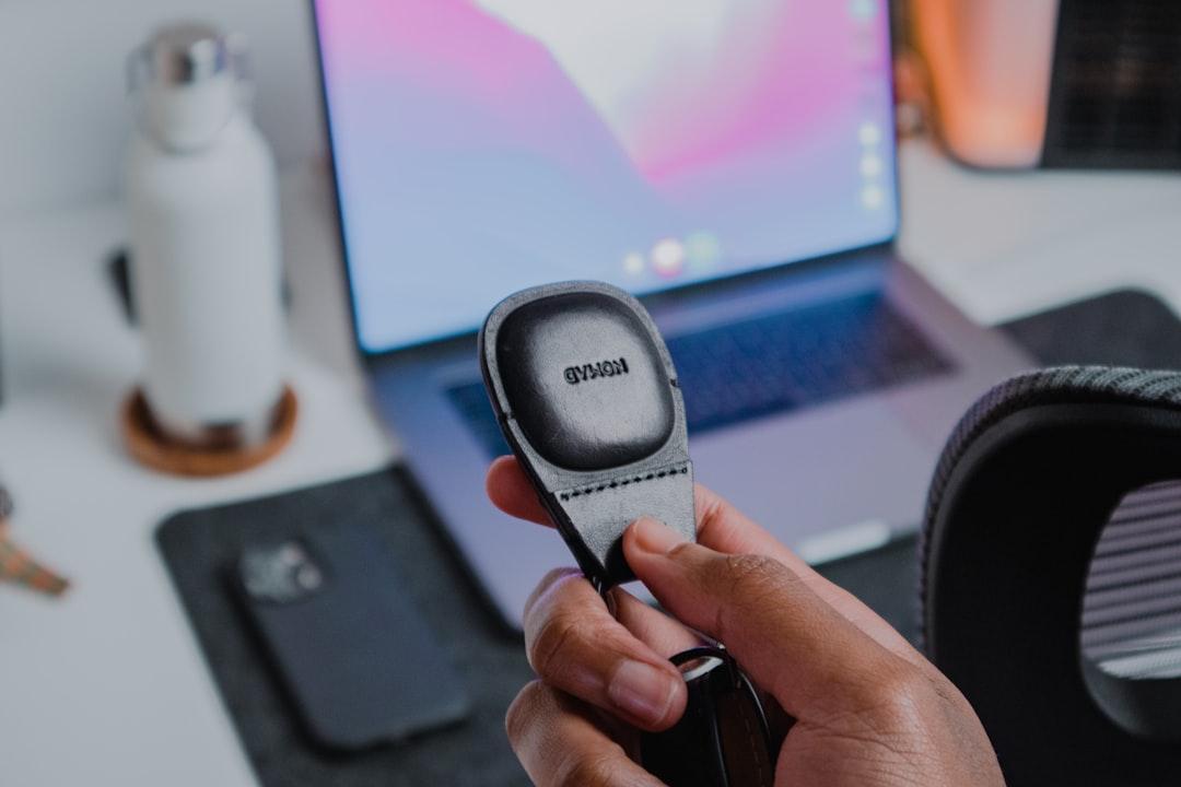 ネットショップの商品登録に最初から要る機材は大きめの画面だけ