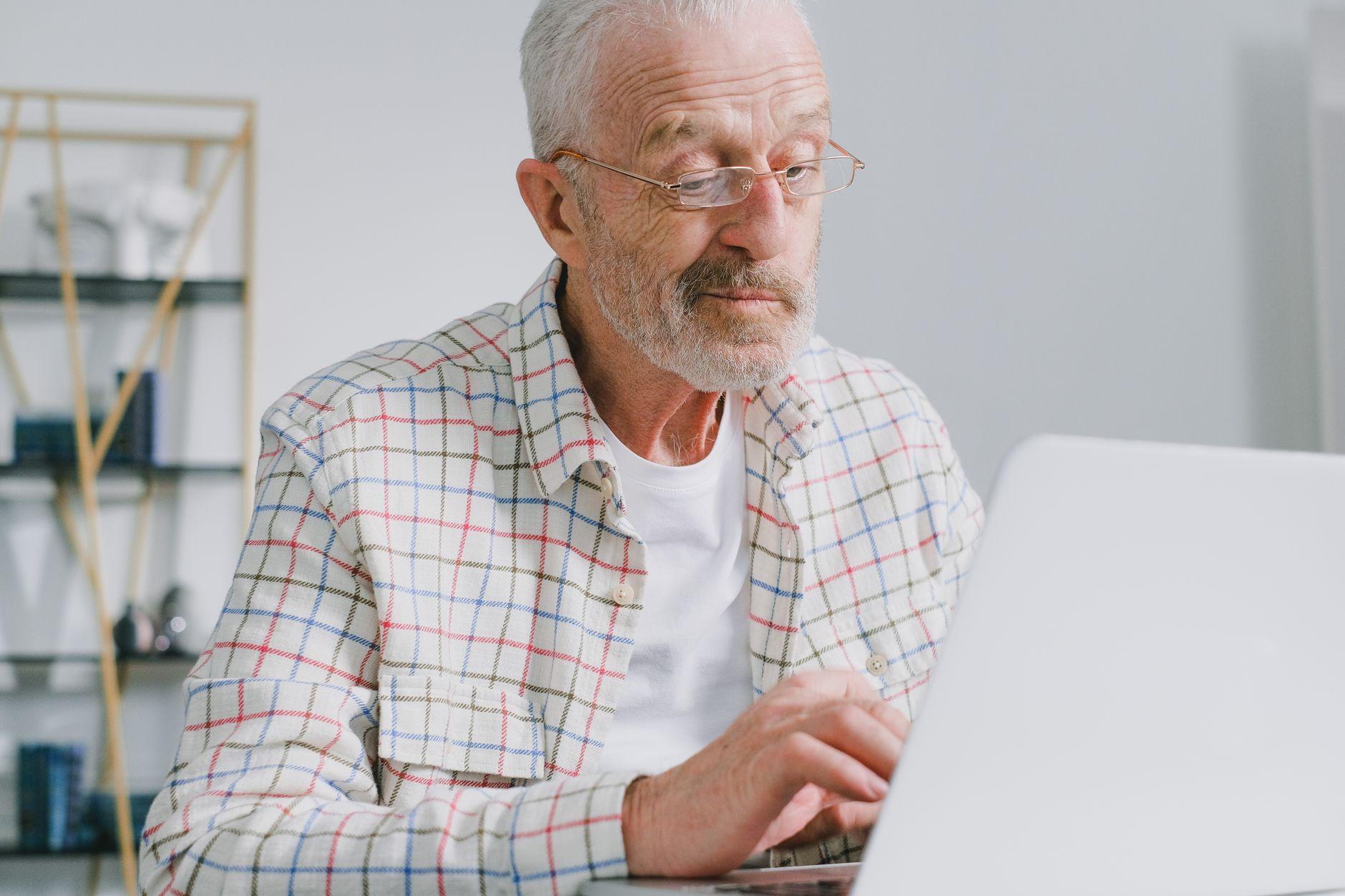 50代60代からサーバー・インフラ構築を始めて、経験が値段になるのはどの工程か