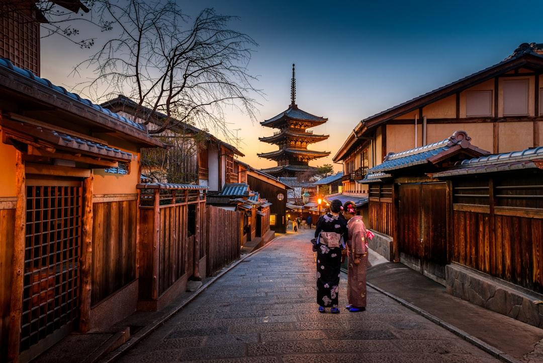 京都の動画編集をプロに頼むなら|費用の目安と依頼時の指示の出し方 2026