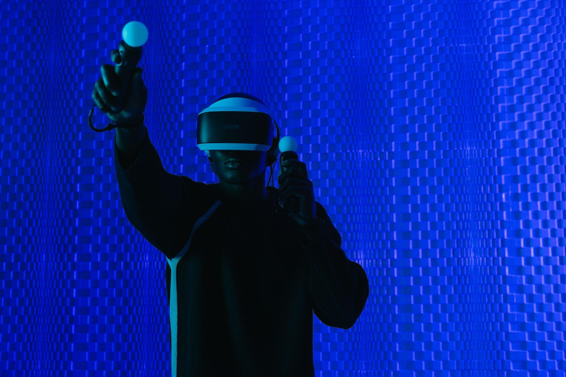 VRコンテンツ 制作 副業 在宅 2026|VR空間・360映像で稼ぐ始め方と単価の相場