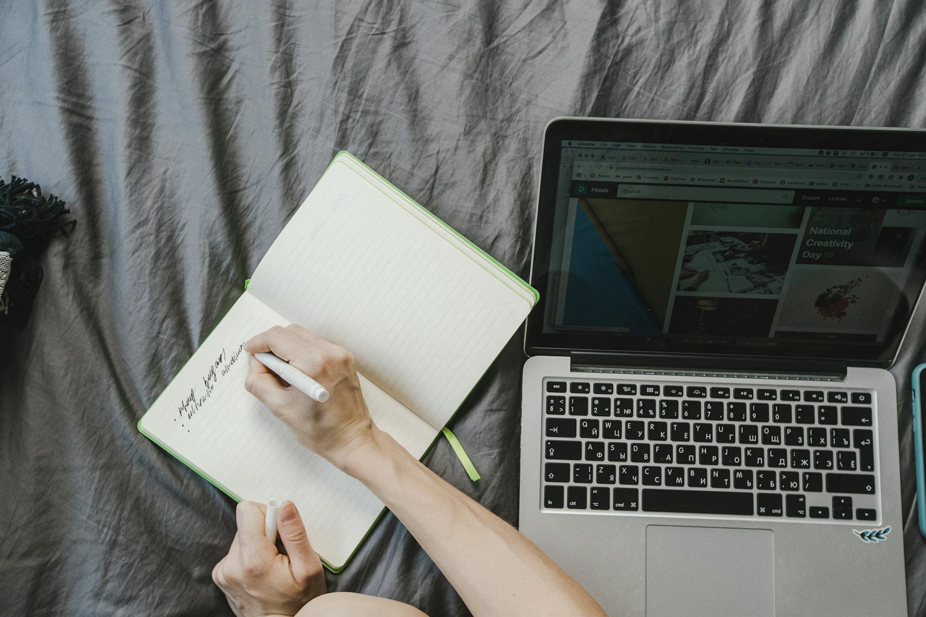 Webライターが文字単価を上げる方法【2026年版】|1円→5円のステップ