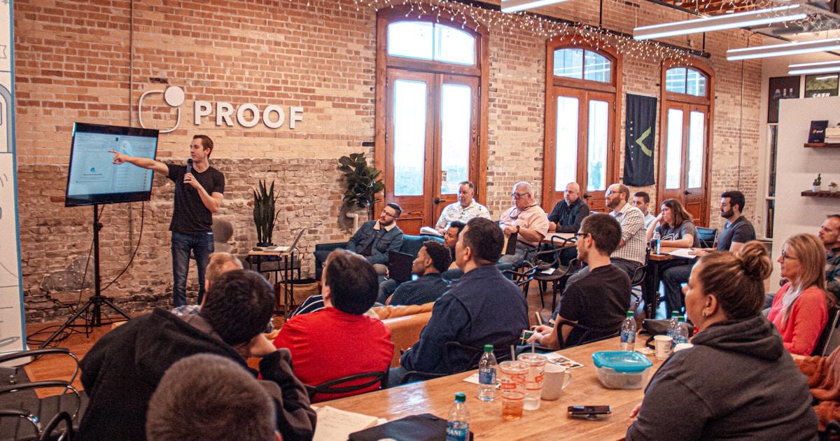 ウェビナー講師のフリーランス|オンラインセミナー案件