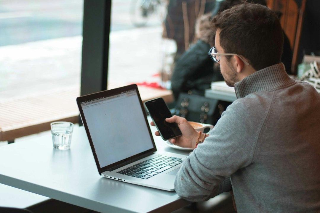 WhatsAppをMacで使う始め方と、スマホとつなぐときに気をつける点